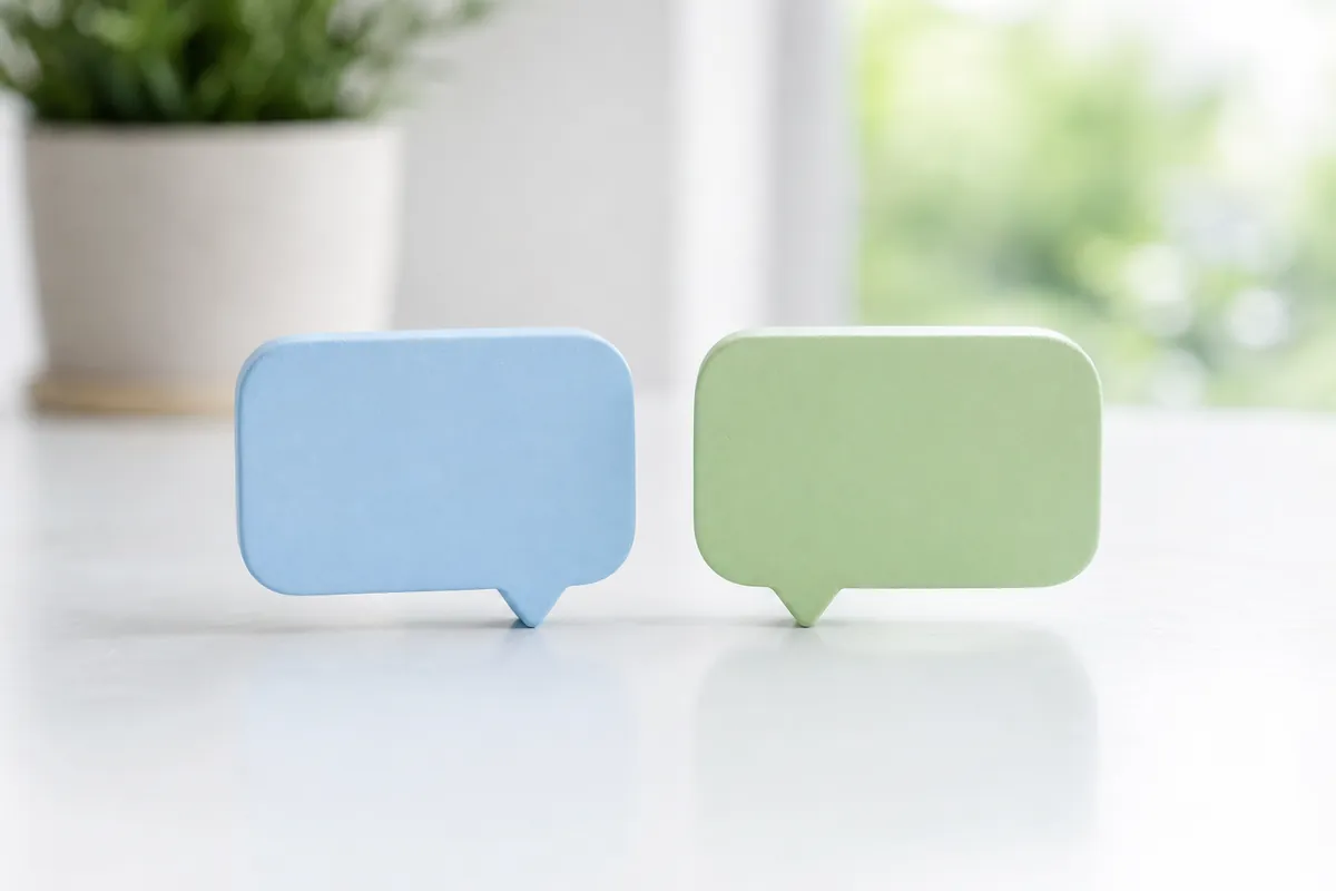 Support agent vs live chat: which does your support need?